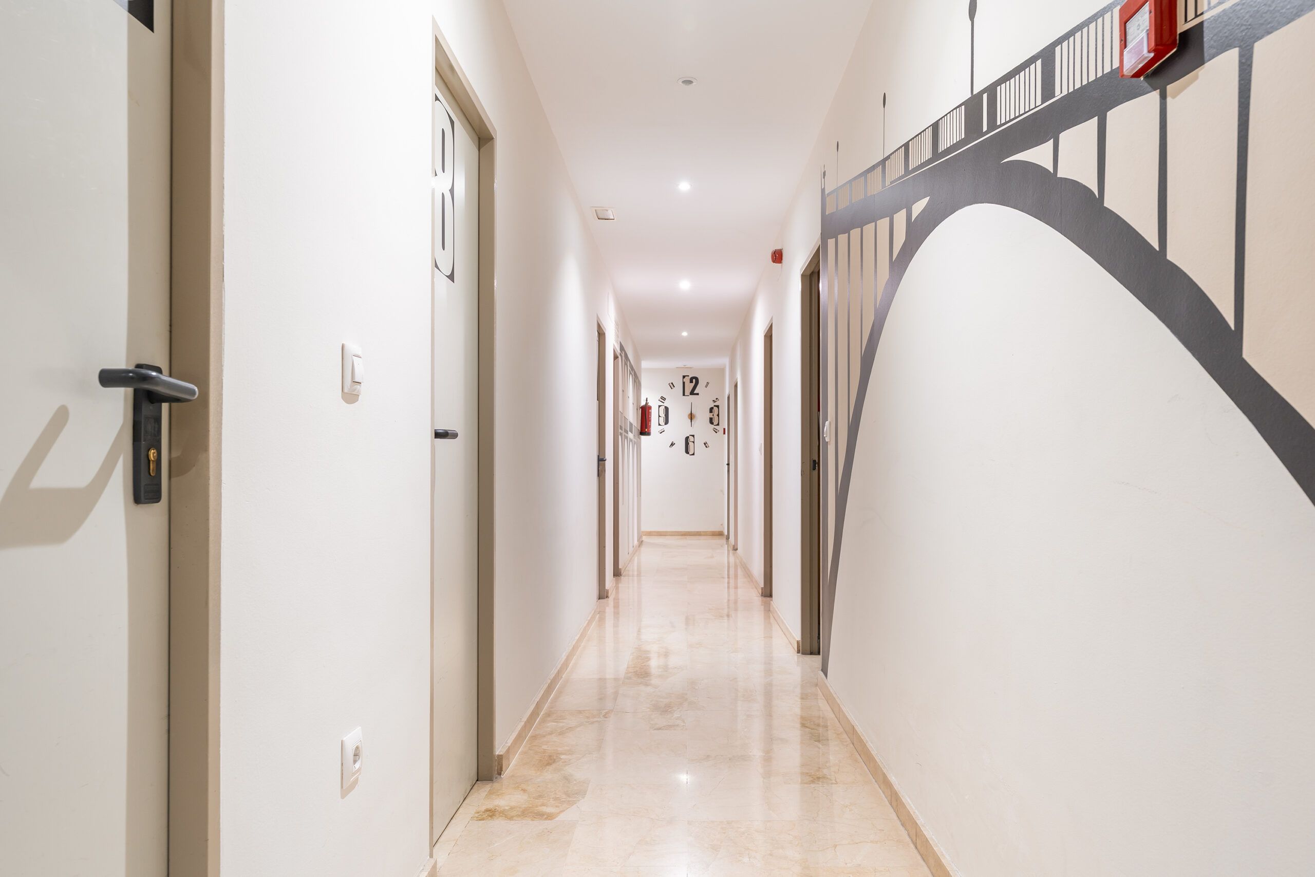 Alojate - foto Hostal El Bugar