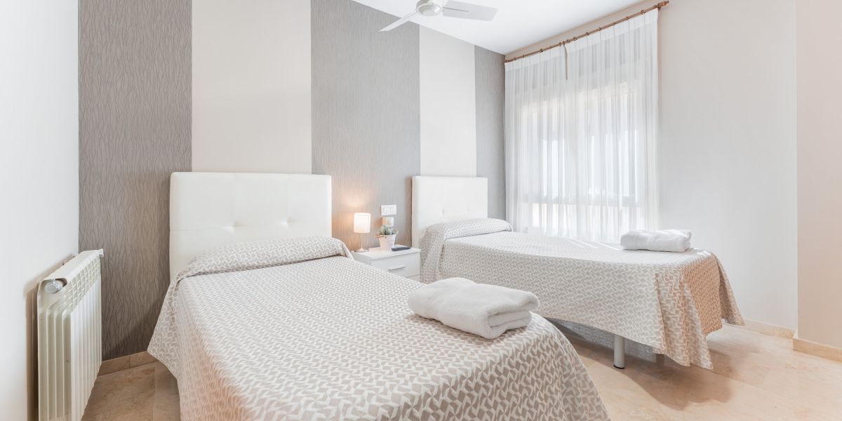 Alojate - Hostal Bugar