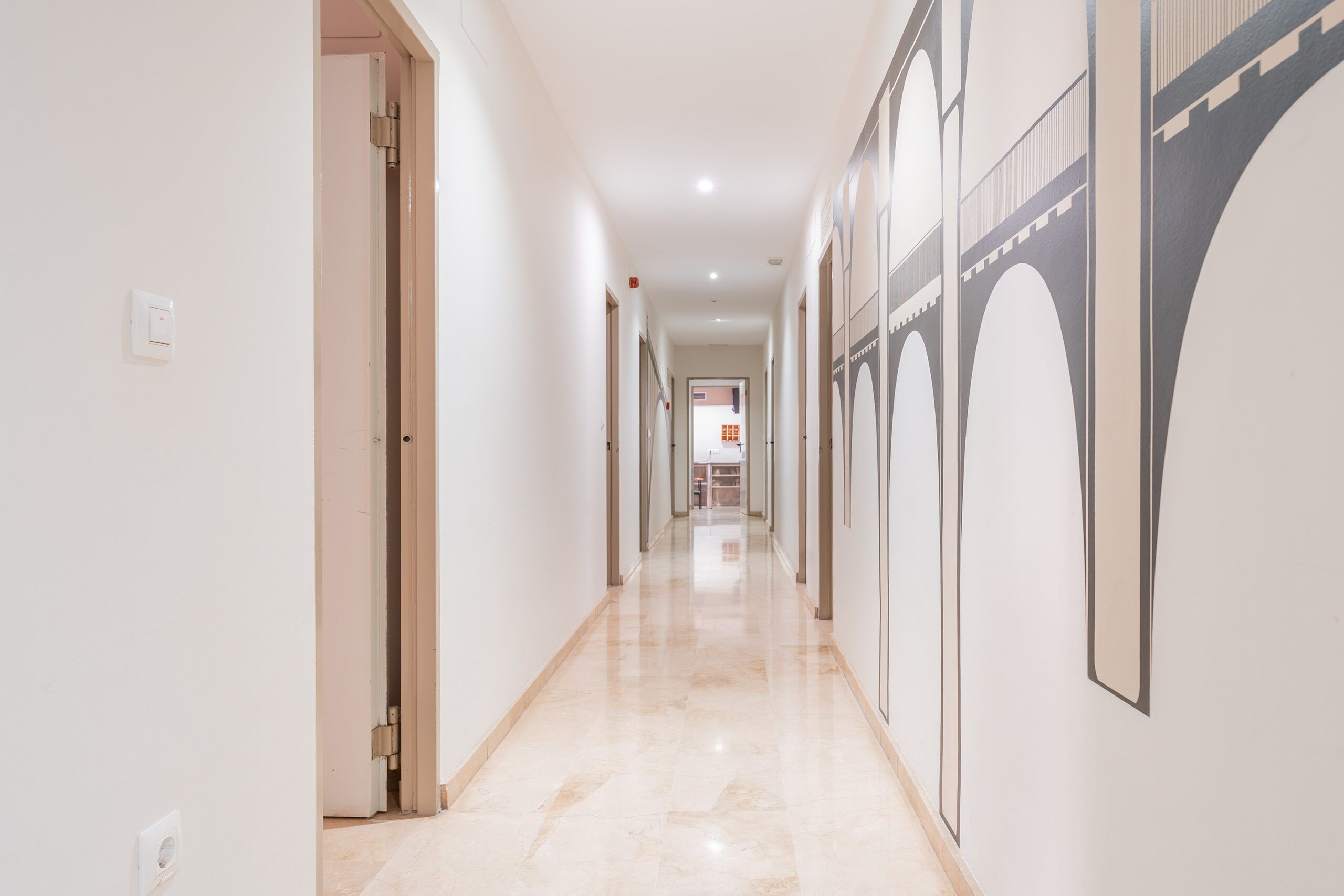 Alojate - foto Hostal El Bugar