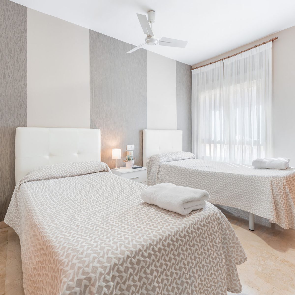 Alojate - Hostal Bugar